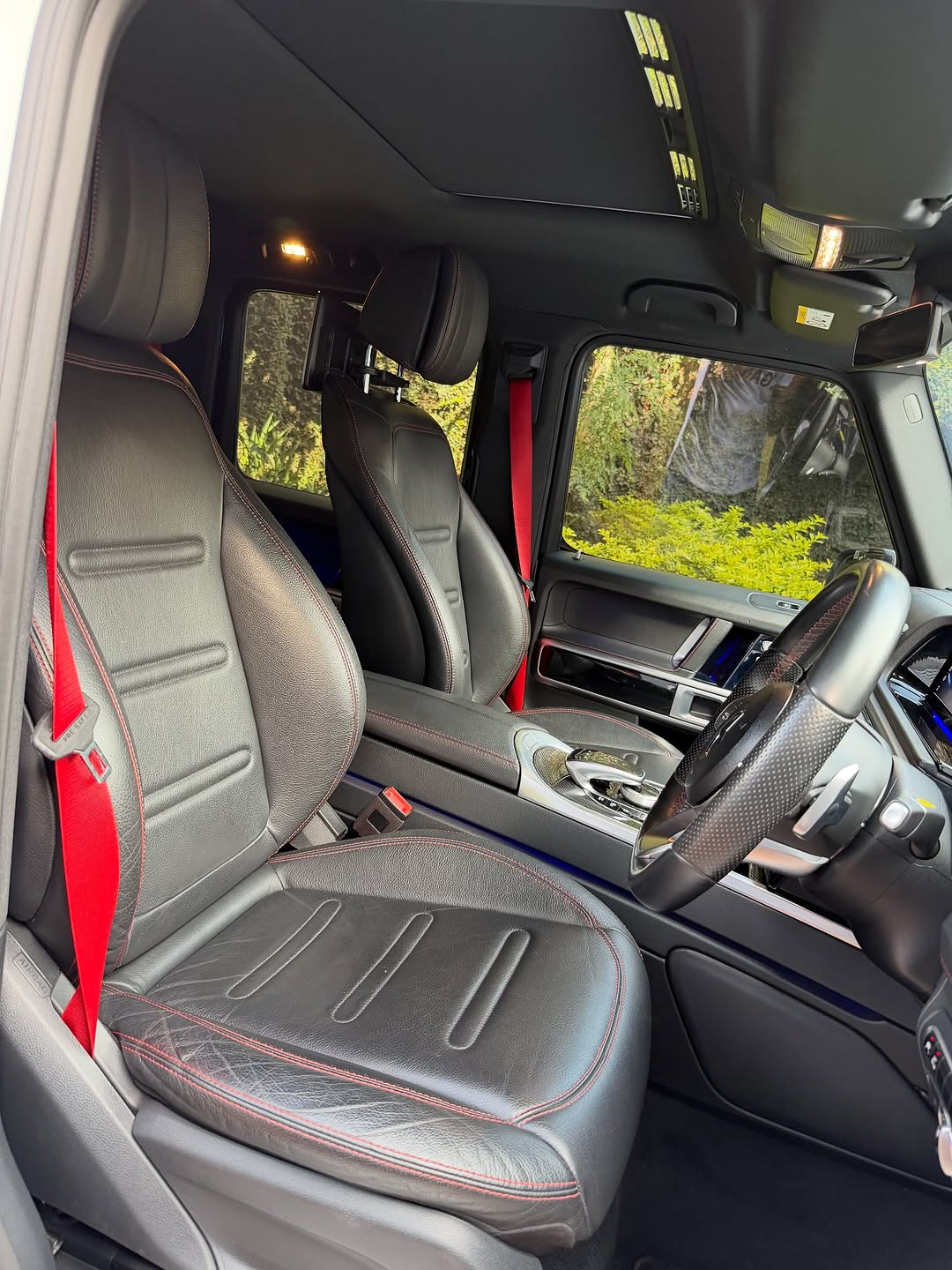 2021 Mercedes-Benz G 350d AMG Kit interior photo 1