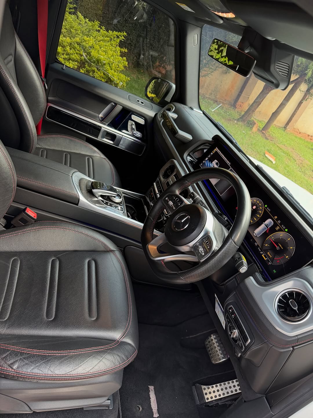 2021 Mercedes-Benz G 350d AMG Kit interior photo 2