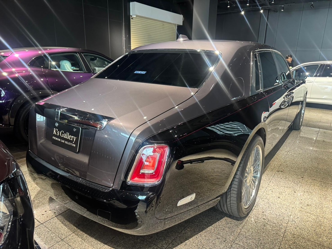 2024 Rolls-Royce Phantom exterior photo 2