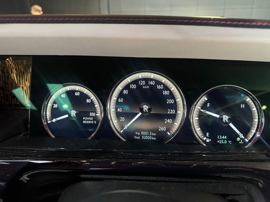 2024 Rolls-Royce Phantom interior photo 2
