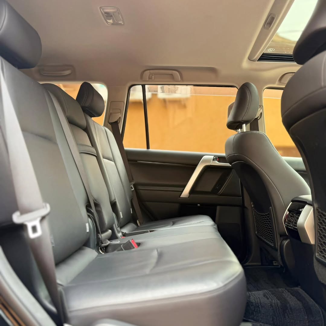 2017 Toyota Land Cruiser Prado TX exterior photo 5